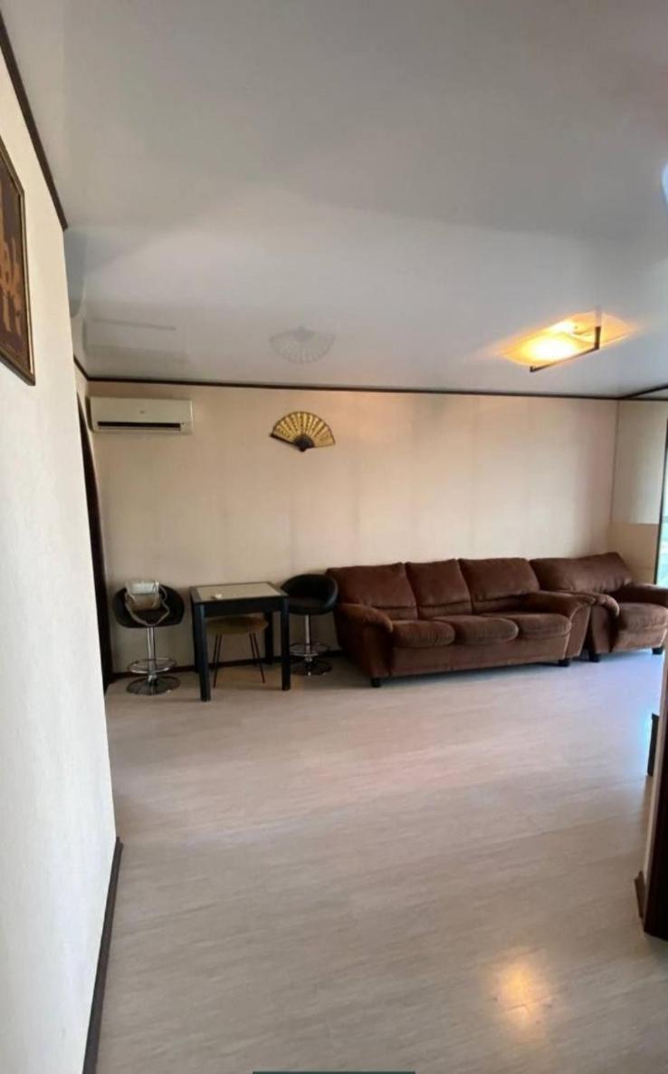 Проспект Мира 35 Апартаменты Krywyj Rih Exterior foto